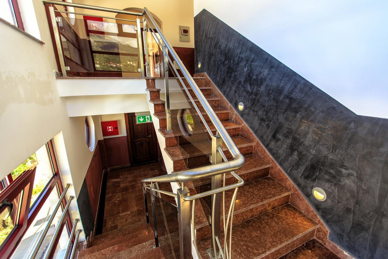 Compass Aparthotel Dobra Voda Extérieur photo