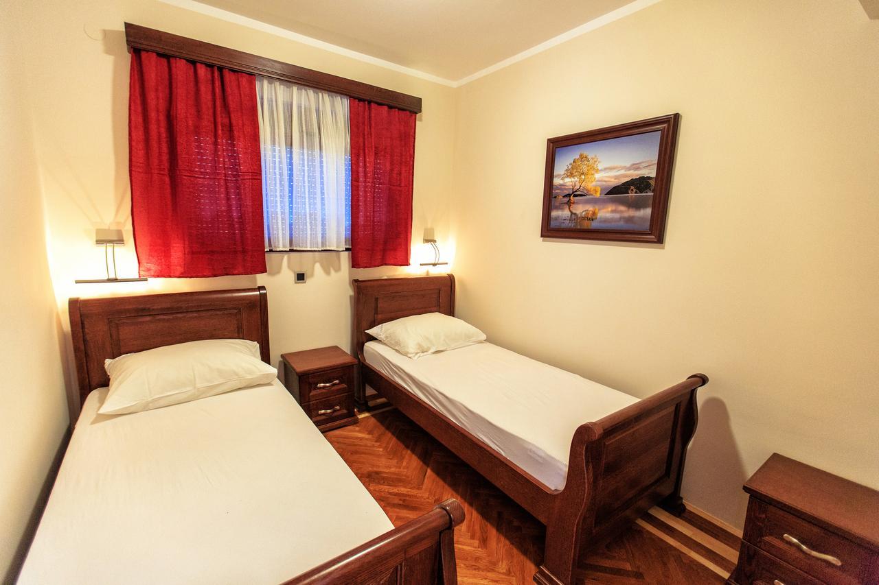 Compass Aparthotel Dobra Voda Extérieur photo