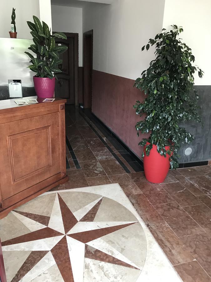 Compass Aparthotel Dobra Voda Extérieur photo