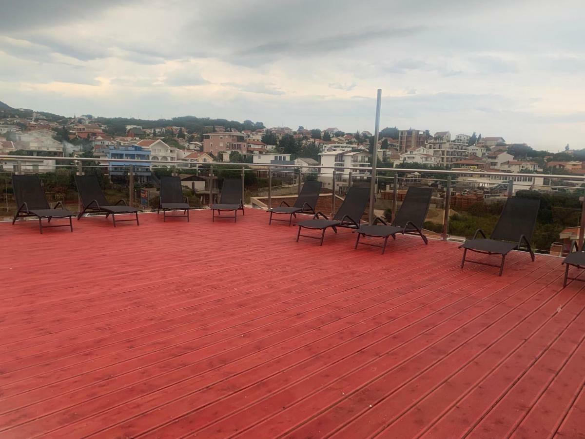 Compass Aparthotel Dobra Voda Extérieur photo
